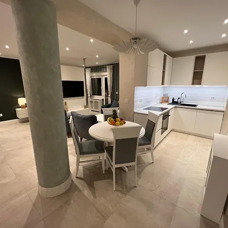 Fleur De Lys Kikinda